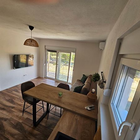 Holiday House Aurora Borealis Ervenik Екстериор снимка