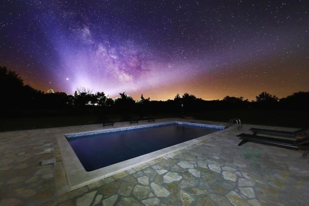 Holiday House Aurora Borealis Ervenik Екстериор снимка